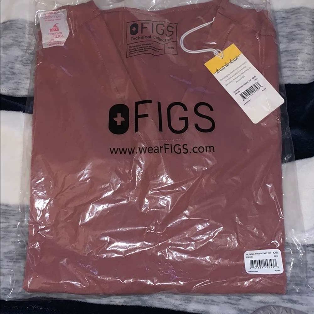 🎀LIMITED EDITION🎀 Mauve FIGS Scrub Top